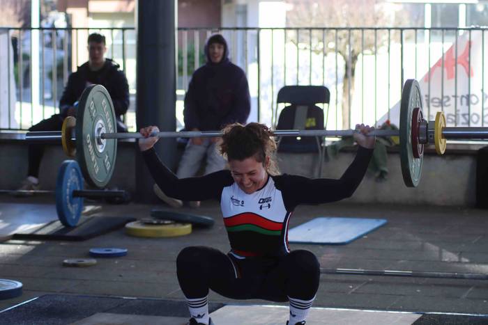 Halterofilia txapelketarekin 15 1639920665397