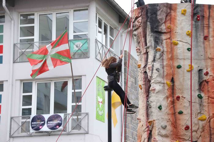 Gau Krosaren aurretik umeak protagonista 36 1544893317575