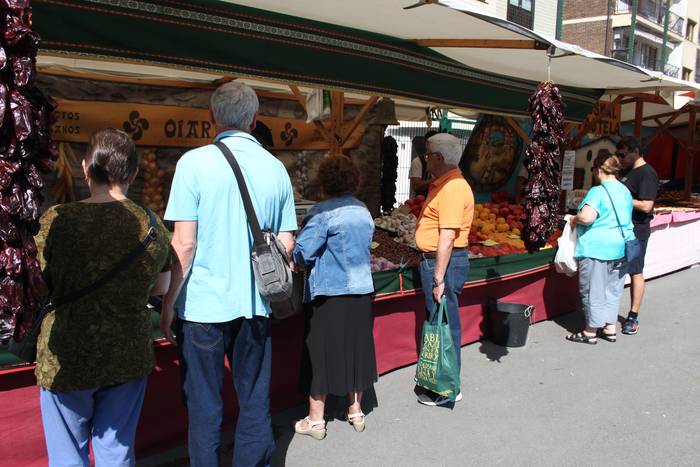 Azoka berezia villabonan 1 1536411801737