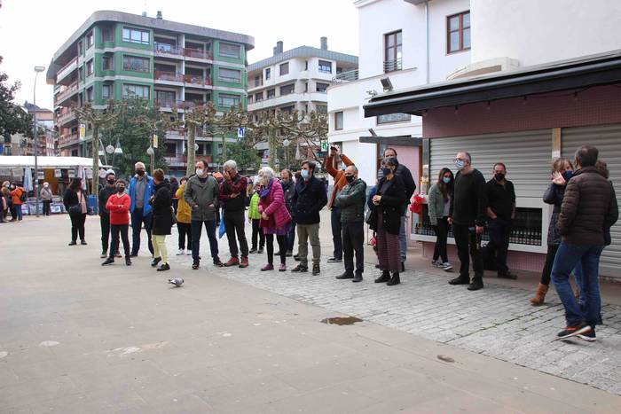 Sari nagusia 'Azala' izeneko 14 1606581798491