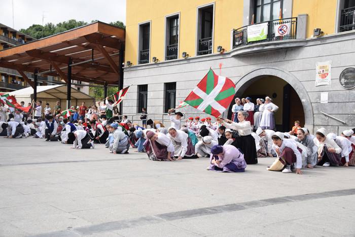 Ibarrako Dantzari Txiki Egun 25 1528547691597