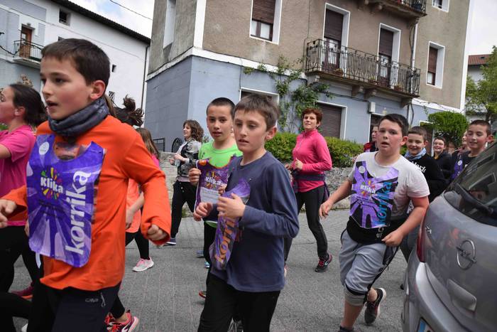 Eskuz esku ibili dute lekuko 12 1555085916042