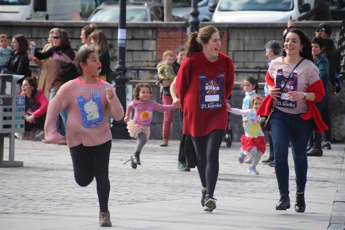 Txikienek eman diote hauspoa 25 1555155536403