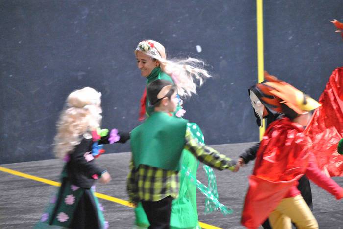 Euskal mitologiaz jantzi da  22 1582282574079