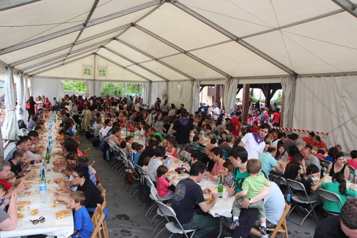 Ikaztegietako Eskola Txikiak Festa 76 1465744483886