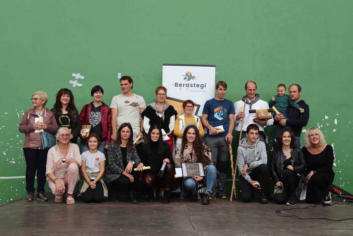 Sari guztiak banatu dituzte, 1 1667751710531