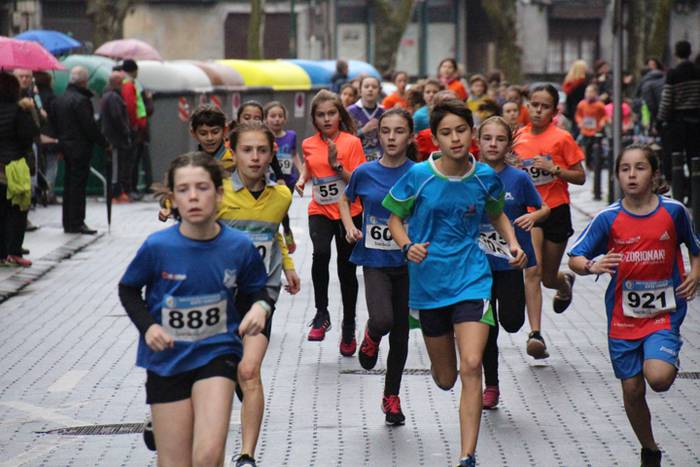 700 haur inguru XXXI. Ero Et 85 1516542360636