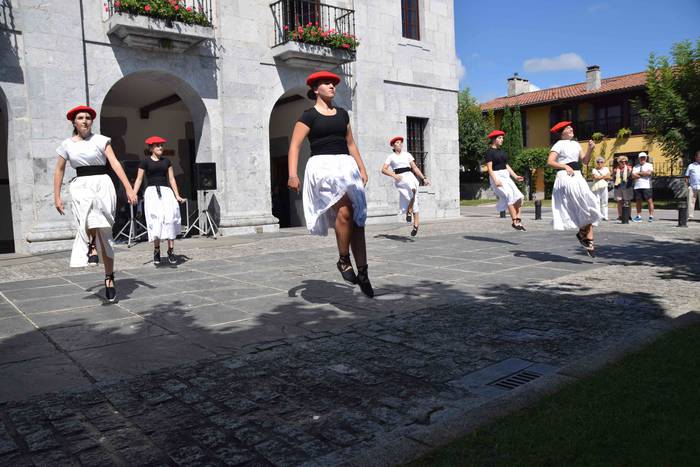 Orendain festak dantza emana 45 1534333271802