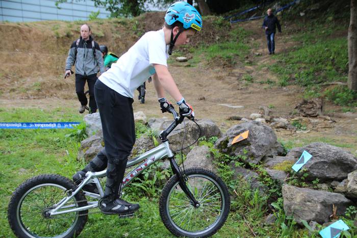 Oreka landuz, bi gurpilen ga 15 1525011674599