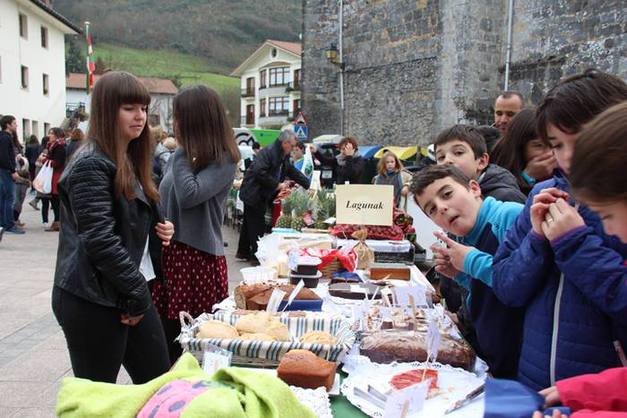 Azoka eguna Altzon 10 1481457150674