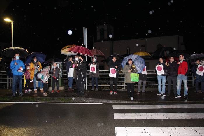 "Minduta, nazkatuta eta amor 44 1637868813161