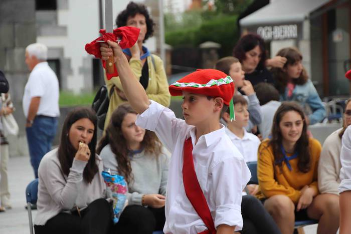 Dantzak, txistuak eta trikit 105 1565549133842