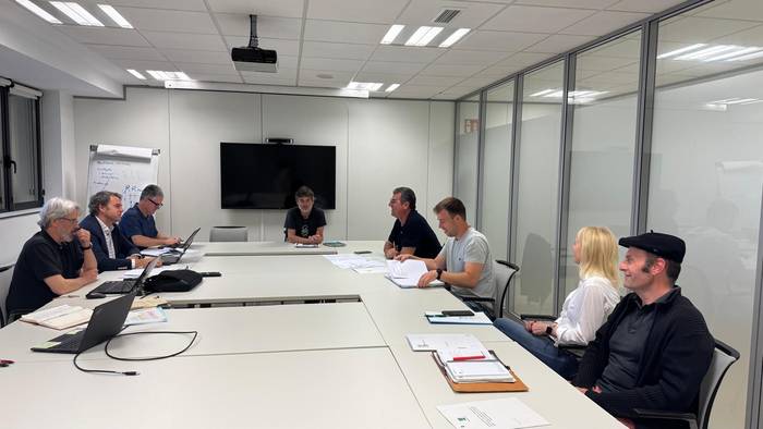 Saneamendu lanen hobekuntzak eta Zumadi eskolako egoera aztertu dituzte