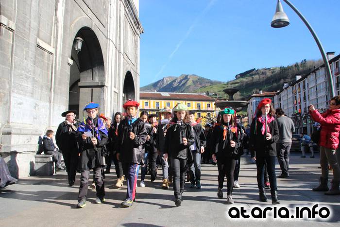 Ozenki Txistulari Taldea 2016 42 1454678391782