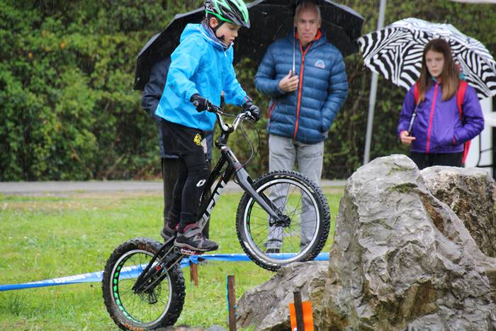 Bi gurpilen gainean  12 1491138447449