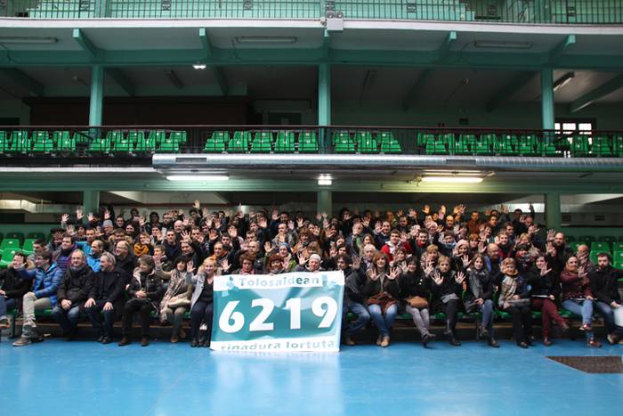 GURE ESKU DAGOREN GALDEKETA  3 1484992571267