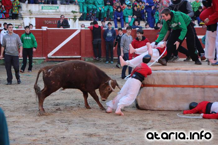 ostegun gizena 2016 zezen plaza 107 1454608295409