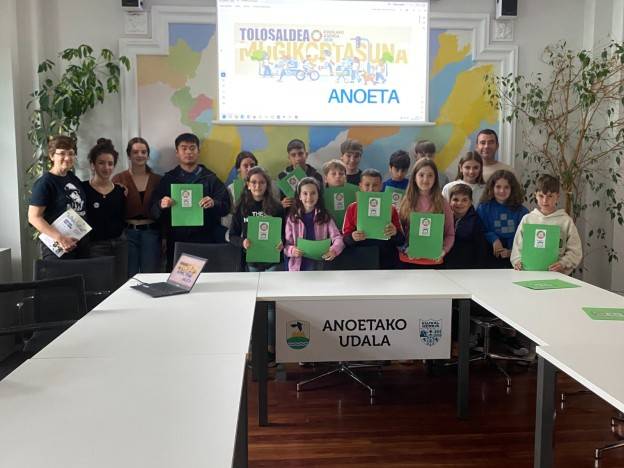 Eskola Agenda 2030eko bilera udaletxean