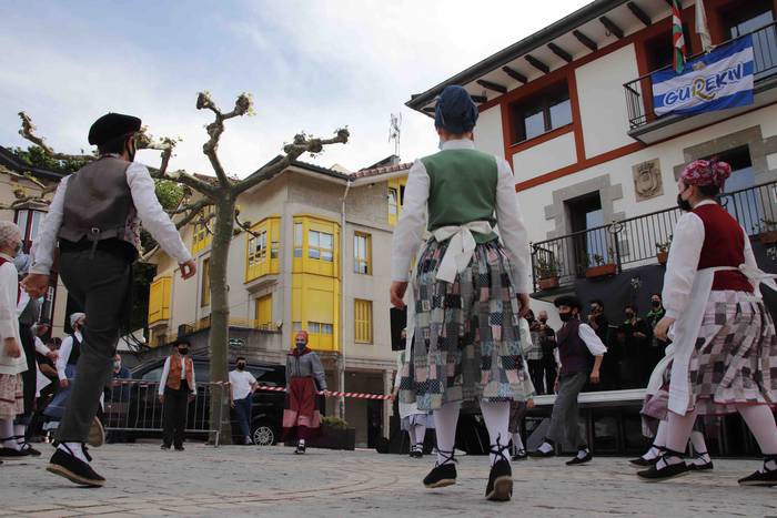 Irurako Kutxa Bira iruditan 24 1619287438873