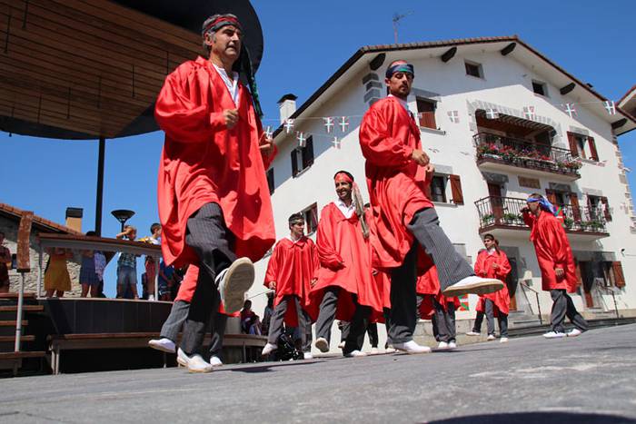 Axeriak dantzan Adunan 40 1471260927878