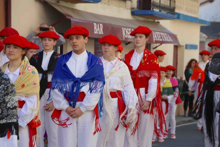 Dantzatzen duen herria 29 1581859449339