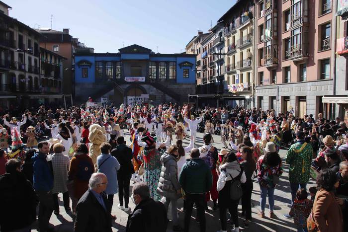 Dantzari Txikiak Zaldunita b 37 1645880481646