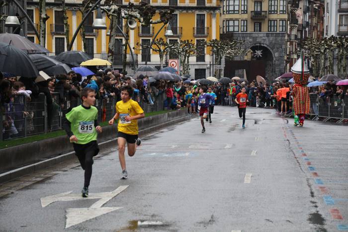 700 haur inguru XXXI. Ero Et 63 1516542222792