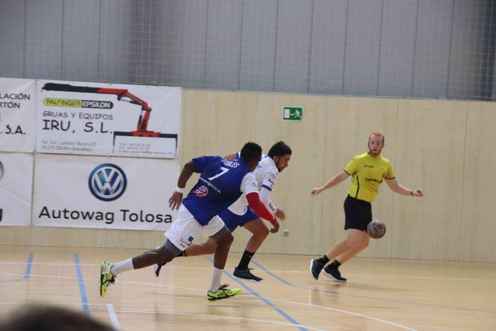 Tolosa CF eskubaloia prest d 33 1535892308152