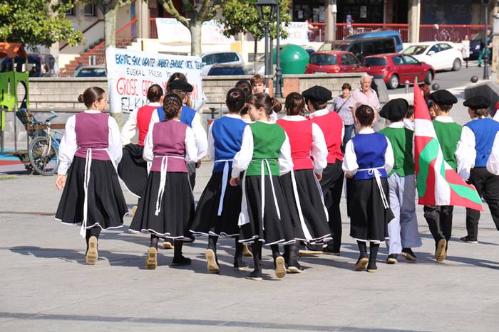 Dantzari Txiki eguna Ibarran 2016 21 1464428072057