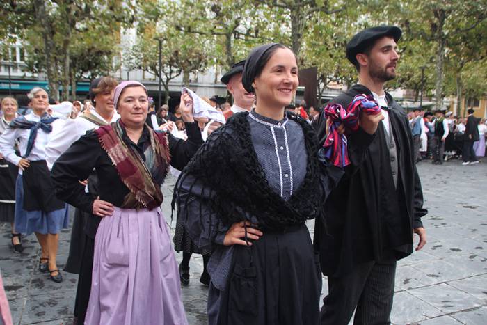 Udaberri Dantza Dezagun Tolo 125 1504963779232