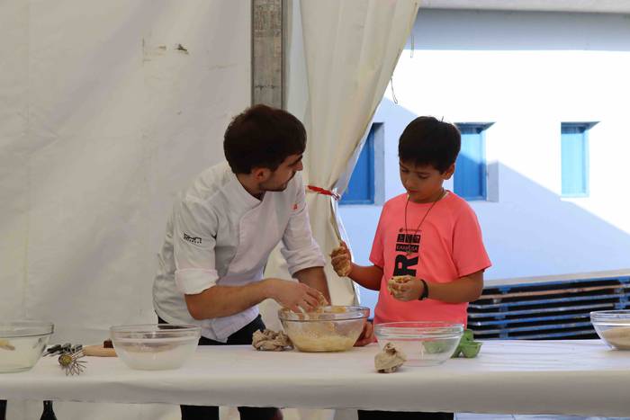 Eskuak zikinduz aritu dira s 4 1665306825909