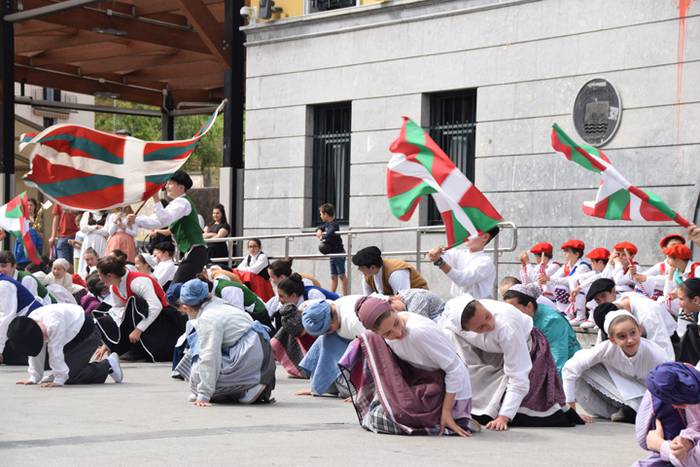 Ibarrako Dantzari Txiki Egun 27 1528547707981