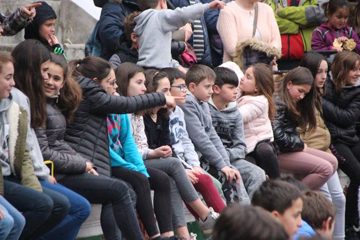 Txaranga eta zezenak piñata  10 1488738778461