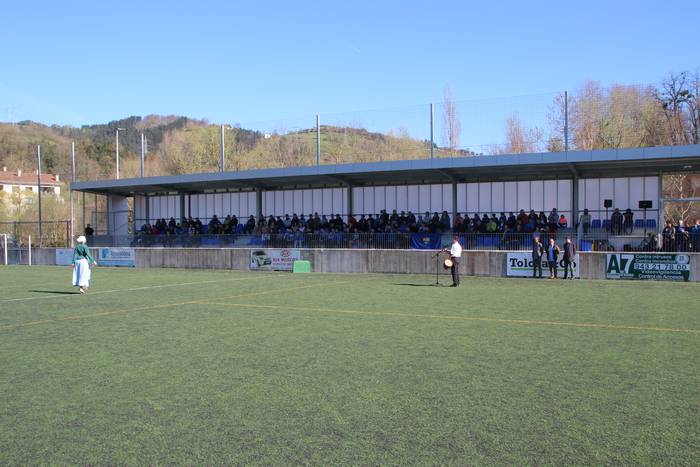 Usabalgo harmailak eta komun publikoa 7 1459597763961