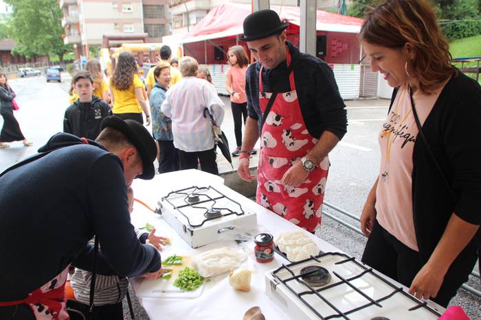 Auzo giroa mantenduz Amarotzen 12 1467476383981