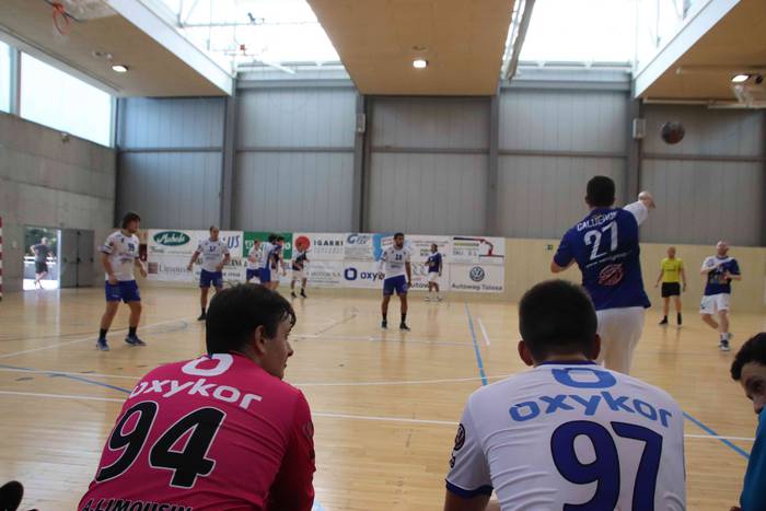 Tolosa CF eskubaloia prest d 40 1535892442491