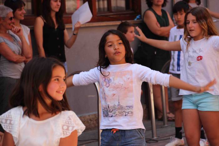 Tripa beteta, dantzan pasa d 66 1563205349256