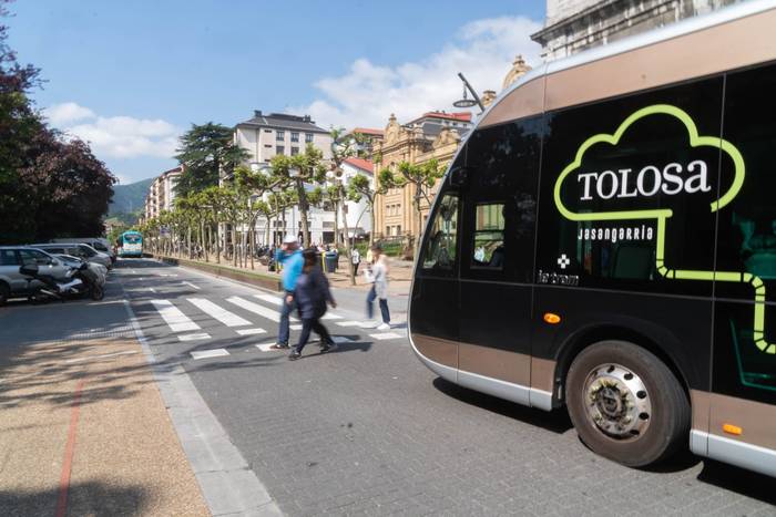 EAJ-PNVk berriro agertu ditu Hiribusa zerbitzuaren inguruan EH Bilduko  Udal Gobernuarekin dituen desadostasunak