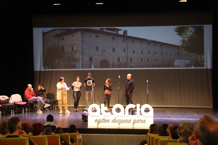 Ataria Bertso Jaialdirako bi sarrera bikoitzen saridunak