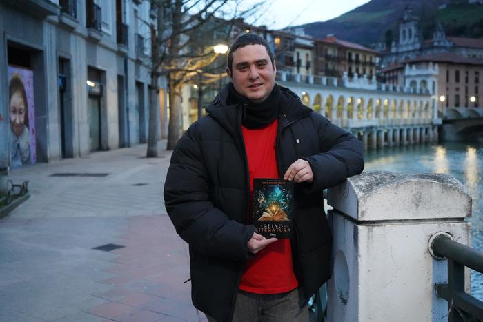 Unai Amundarainen poesia liburuaren aurkezpena, Tolosan