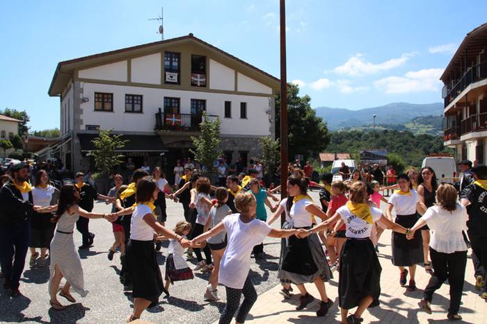 ZIZURKILGO JAIAK 2017. TXUPI 69 1502547763378