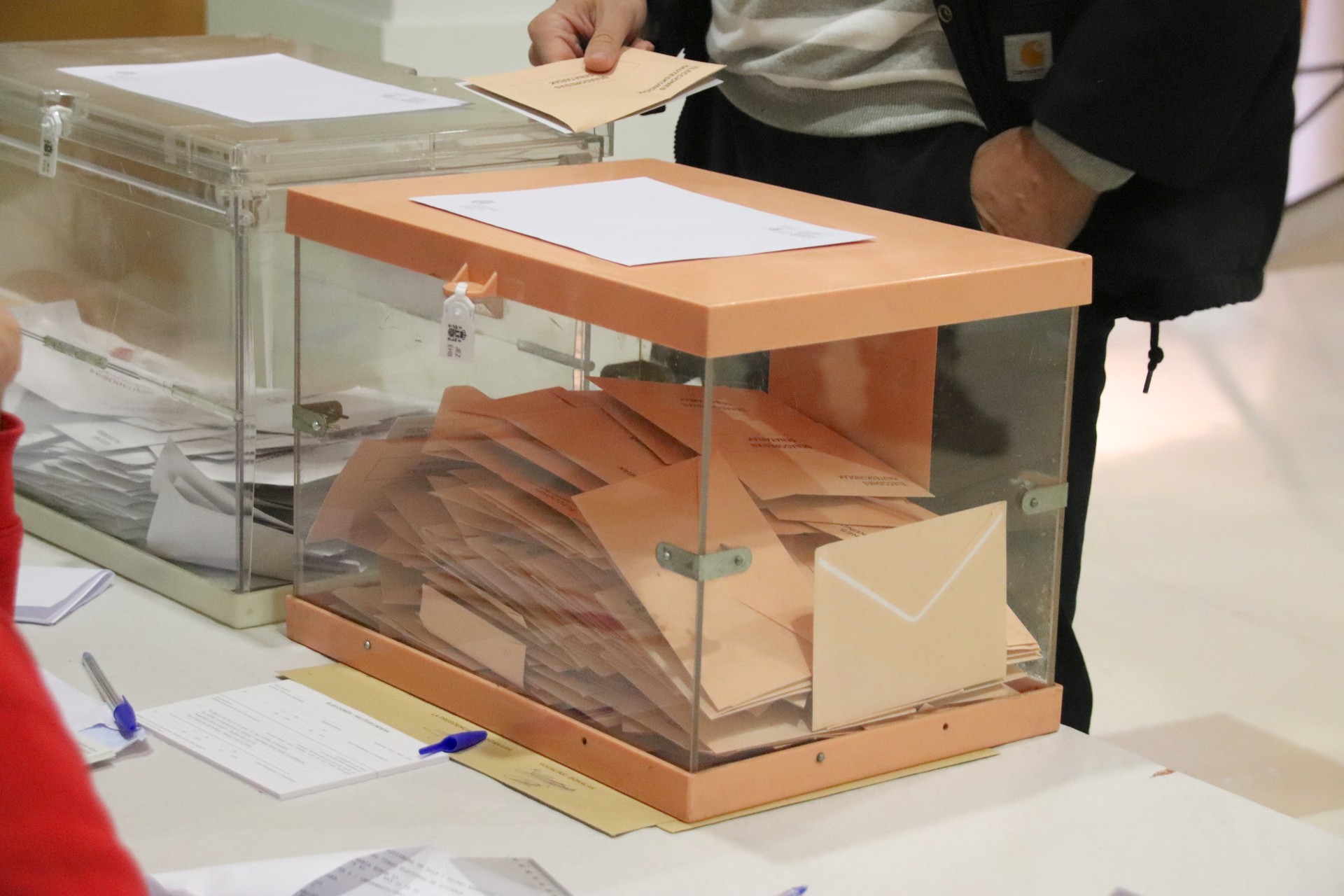 Galdera ahaldun nagusirako hautagaiei