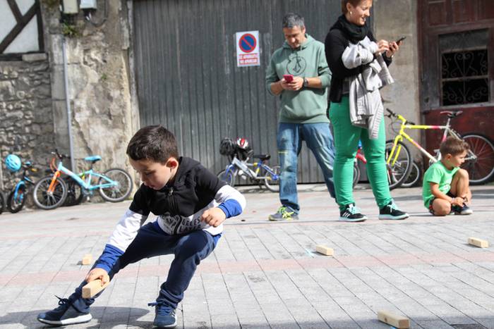 Bazkalondoa haurrena da 8 1505578518594