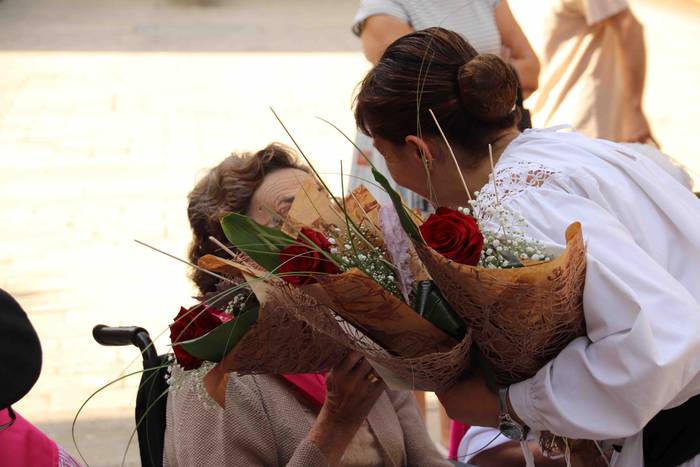 Helduenei dantza eginez hasi 25 1564057644649