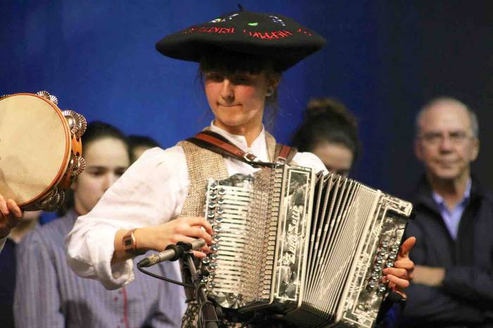 sara iriarte trikitilari gazteen txapelketa 18 1543938923928