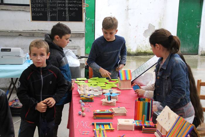 V. Udaberriko merkatua berrobin 7 1463915449985