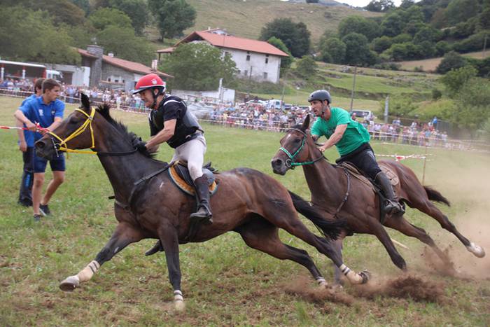 Zaldiak lasterka, gazteak desafioan 112 1472407352913