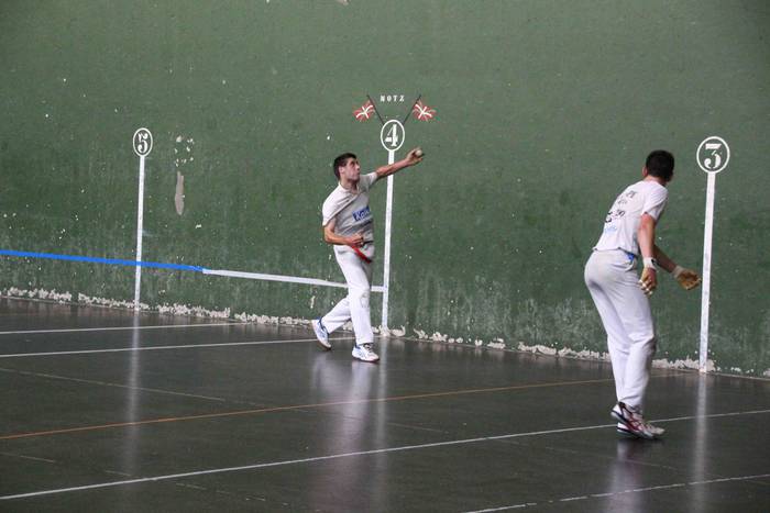 Lau eta erdiko Intxaur Txape 10 1626710619487