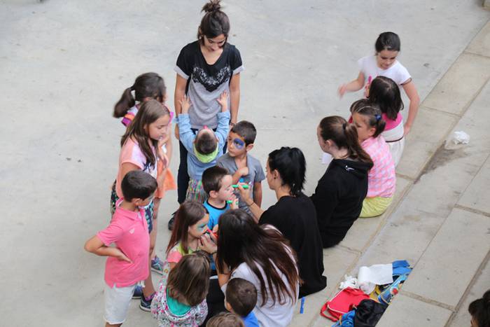 aiztondoko umek 9 1469196795203