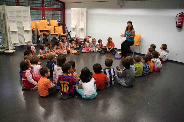 Ipuin kontaketa saioa egingo dute datorren asteazkenean